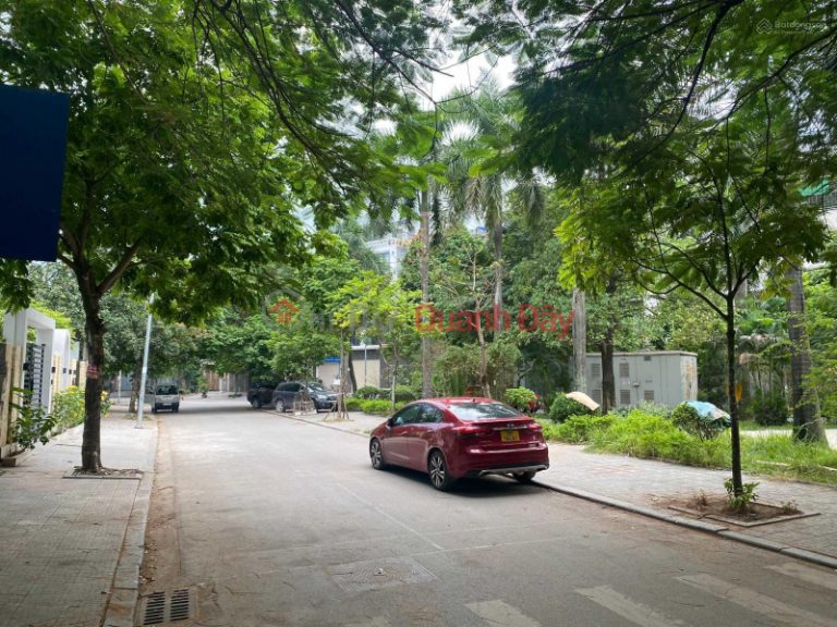 CHÍNH CHỦ BÁN NHÀ PHỐ LÊ TRỌNG TẤN, HÀ ĐÔNG MẶT VƯỜN HOA, VỊ TRÍ ĐẸP KINH DOANH TỐT.