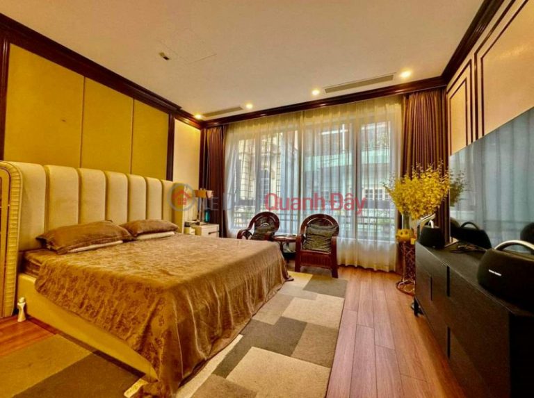 Tôi bán gấp Lô Góc liền kề KĐT Văn Quán gần trường Ban Mai 135m2 chỉ 15.68 tỷ. LH 0989.62.6116