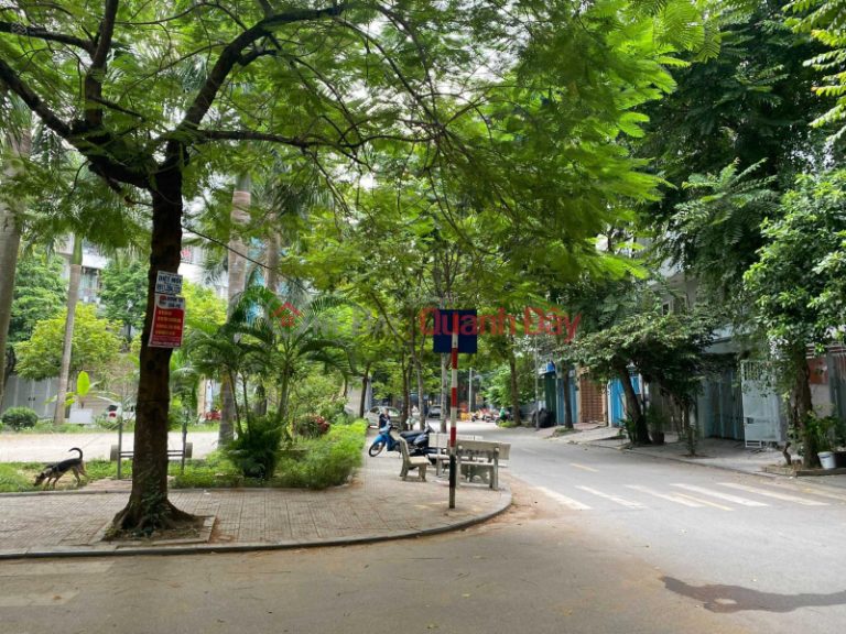 CHÍNH CHỦ BÁN NHÀ PHỐ LÊ TRỌNG TẤN, HÀ ĐÔNG MẶT VƯỜN HOA, VỊ TRÍ ĐẸP KINH DOANH TỐT.