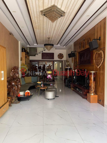 Selling a 2.5-storey house on Cao Thang street, opposite Hai Chau district general hospital. Area 107m2. Price 9.5 billion