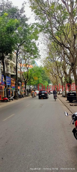 BÁN nhà MP đường 19/5 văn quán hà đông ô tô tránh 5 tầng 86m chỉ 18 tỷ