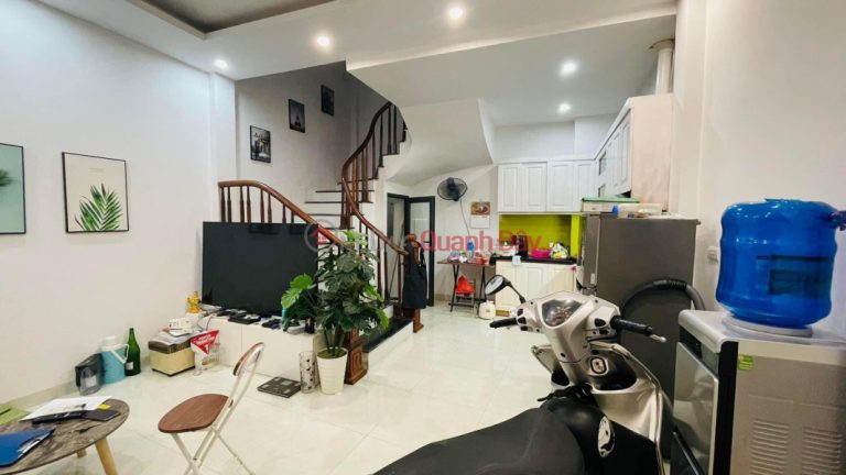 The owner is willing to quickly sell the house at Lane 58 Thanh Binh 35m 5T 3.8 billion