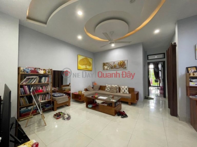 ► House with 2 frontages, 7.5 Hai Chau street, 98m2, 4 business floors
