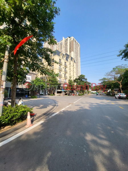 Urgent sale of adjacent apartment 94m2 The Terra An Hung, 30m road surface, the most beautiful location in the super business area