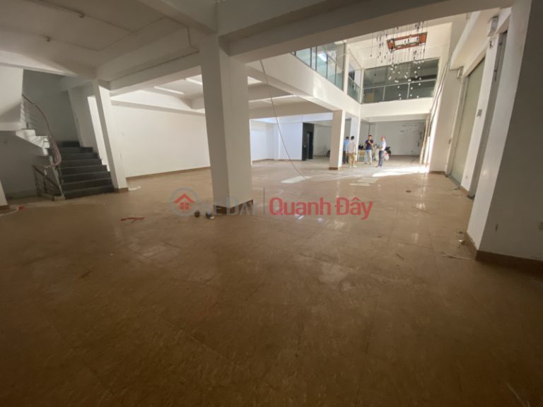 Cho thuê nhà MP Tố Hữu, Hà Đông. 6 căn liền nhau DT 360m thông sàn, có thang máy. LH 0964 961 291