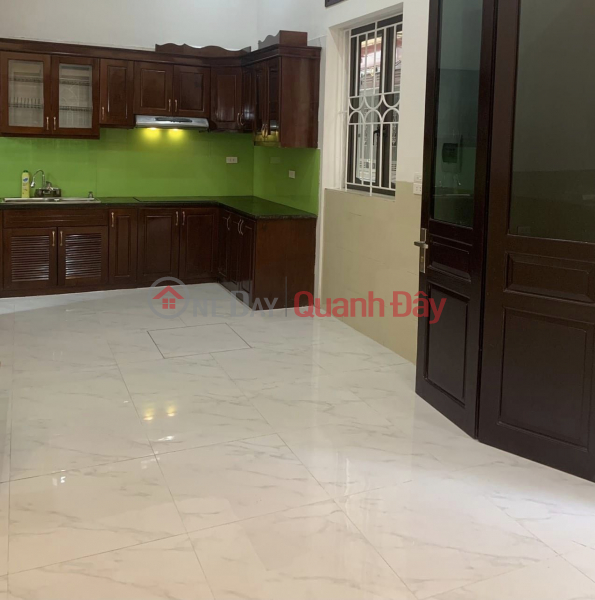 House for sale on Le Hong Phong street, few steps from Ha Dong market.