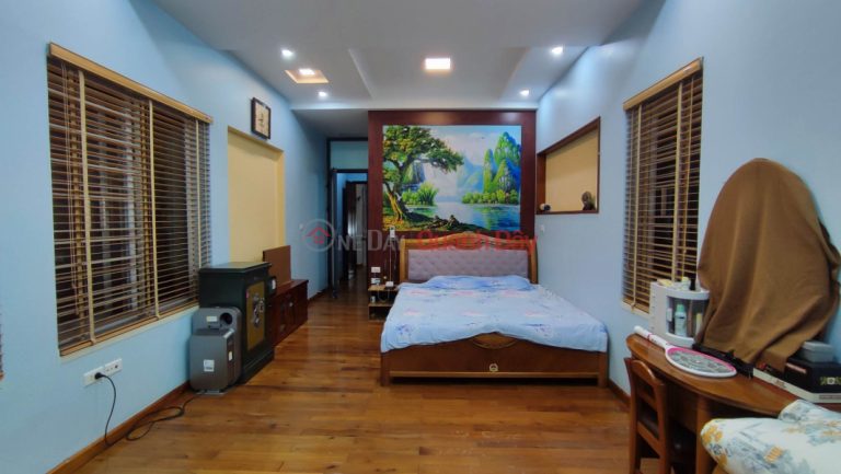 Van Phu villa full of cheap furniture, area 180m2, price just over 19 billion VND