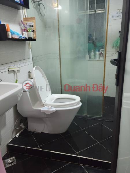 Khu đô thị Văn Quán, 2PN 2WC - DT 70m2, SĐCC, Để lại nội thất gắn tường. Giá 2,5 tỷ