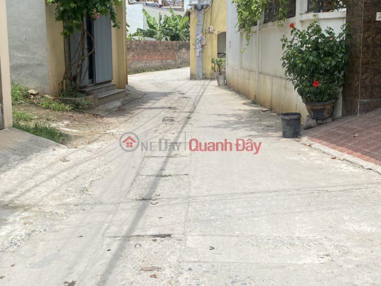 The owner urgently sells the most beautiful plot of land in Dong Mai, Ha Dong. - Area of 50m 2 sides of road (truck road avoids 3 floors)