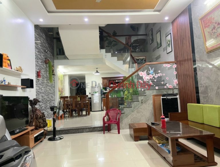 Front house in Phan Lang area, Thanh Khe district, Da Nang