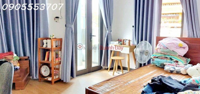 Beautiful house with 3 floors, 2 sides paved with asphalt in NUI THANH, Hai Chau, DN. Walk 10m to the front, Price 2.x billion