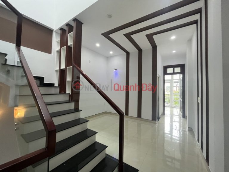 ► House frontage on 7.5m Thanh Son Hai Chau street, next to University of Pedagogy and Technology, 3 commercial floors