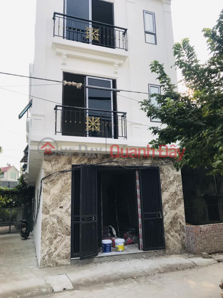 The owner of the house is adjacent to 3 floors, an area of 36m2, the car is 1.65 billion, near Yen Nghia bus station, Ha Dong, Hanoi.
