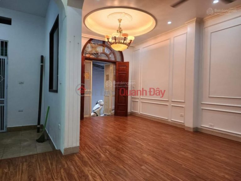 Hiếm! nhà 5 tầng phố Trần Phú, Văn Quán - 55m2 mặt tiền 7m, Thang máy, ô tô tránh 15m, ở ngay, 7 tỷ200