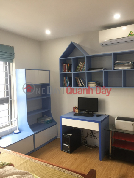 Tôi chính chủ bán căn 128m2 - 4pn3wc Goldsilk Complex  full nội thất 3 ban công giá 4 tỷ