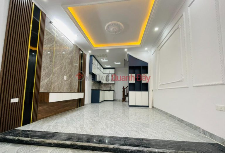 - NHÀ XINH LUNG LINH - SỔ VUÔNG ĐÉT
- 15M RA PHỐ - NGÕ THÔNG 
- TẶNG FULL NỘI THẤT