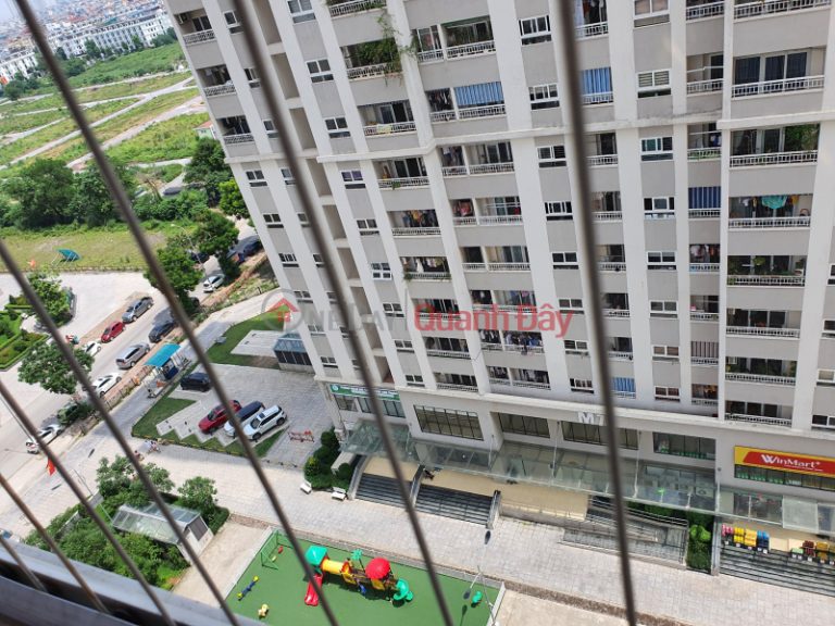 The teacher and his wife need to move to buy a bigger apartment. Selling Mipec Kien Hung Ha Dong