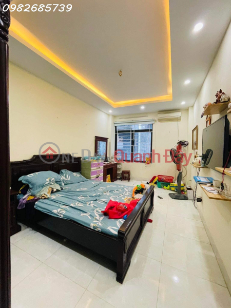 House for sale, divided into lots, alley, To Hieu Ha Dong, 5 floors, about 4 billion, near car
