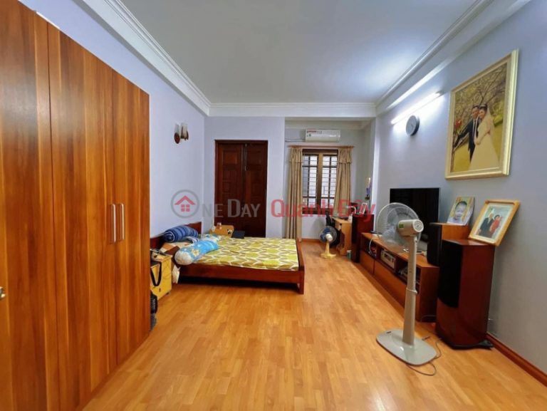 CẦN B.Á.N GẤP NHÀ ! 
Phúc La - Hà Đông -HÀ NỘI
Diện tích 36m2 - 3 tầng - MT4m - 3.86 Tỷ (Thương lượng)