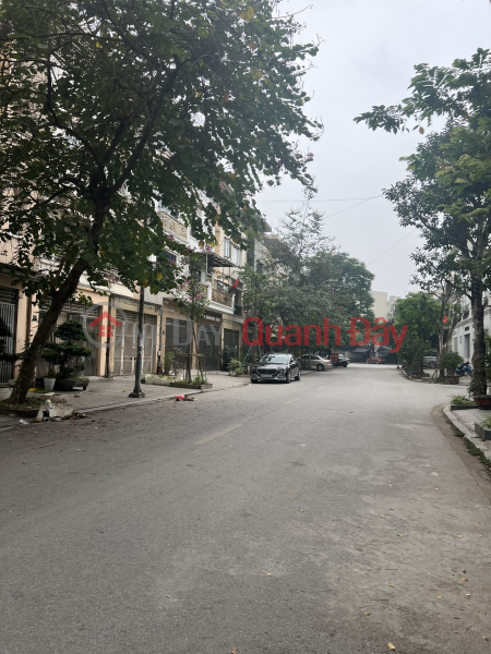 I need to sell house TT38 - Van Phu urban area on business street