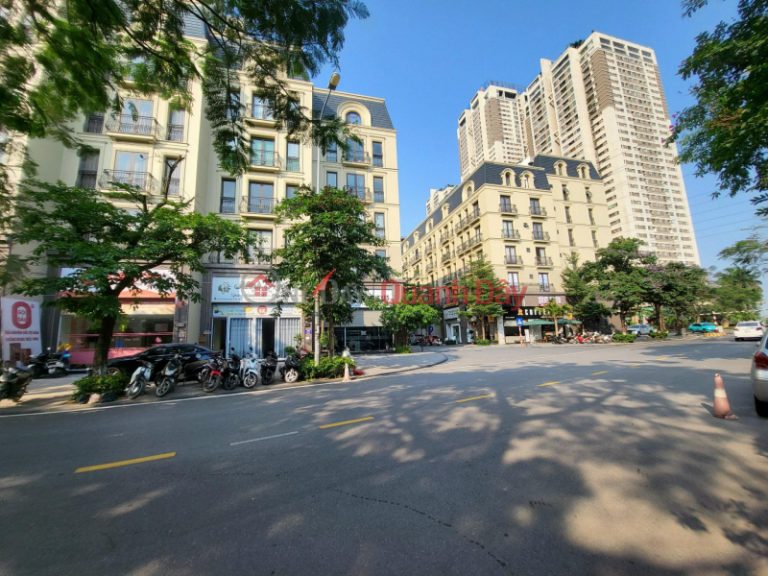 Urgent sale of adjacent apartment 94m2 The Terra An Hung, 30m road surface, the most beautiful location in the super business area
