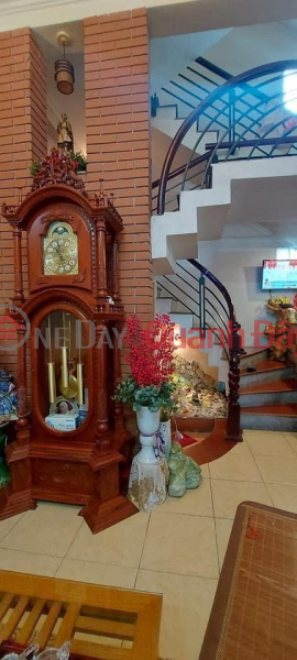 BEAUTIFUL HOUSE RIGHT IN THE CENTRAL LOCATION OF HA DONG DISTRICT Ha Cau 4 Floors, 3.9 mt Only 2.88 billion. (Negotiate)