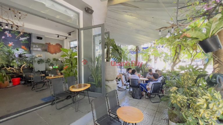 Corner lot with 3 frontages near April 30th, running a coffee shop and 15 rooms with total income of 100 million\/month