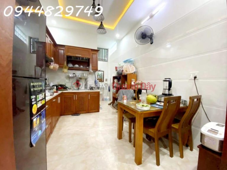 Ngon quá, Nhà 3 tầng - Ô tô vào nhà - sát mặt tiền đường Ông Ích Khiêm, Hải Châu, ĐN - Giá sập hầm 3 tỷ 250