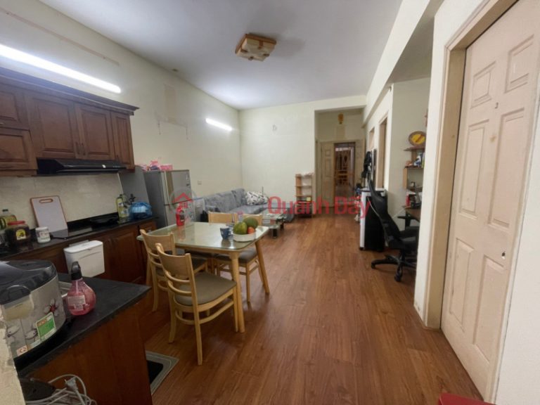 2 BEDROOM APARTMENT IN A CENTER BUILDING AT EXTREMELY CHEAP PRICE