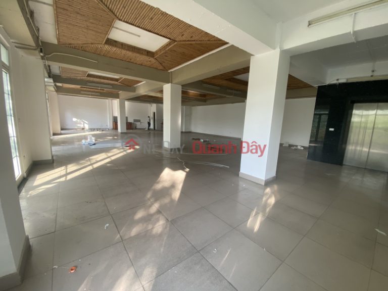 Cho thuê nhà MP Tố Hữu, Hà Đông. 6 căn liền nhau DT 360m thông sàn, có thang máy. LH 0964 961 291