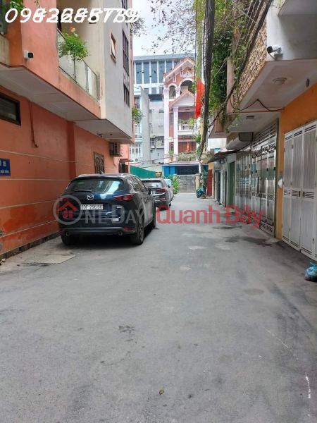 Selling a house with a car lot to avoid doing business in 2 open spaces on To Hieu street, Ha Dong, 50m 5T, about 7 billion