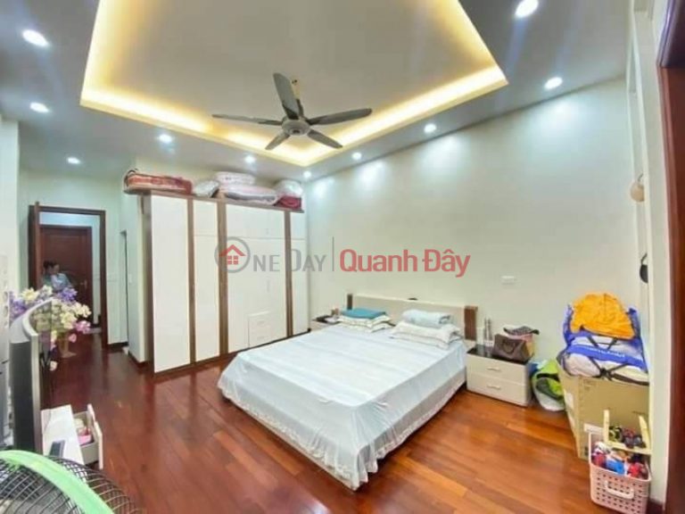 Cực phẩm tại Văn Phú mặt tiền như sân bóng