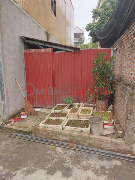 Chính chủ bán 50m3 tổ 9 Đồng Mai
oto đỗ cửa
Gần CA phường 
Giá chỉ hơn 2 tỷ xíu (bao sổ)
Vài trăm mét đầy đủ