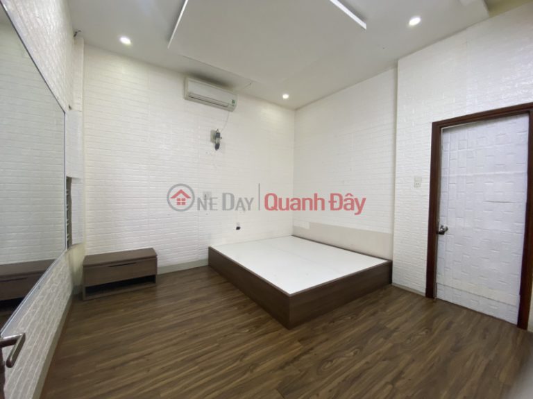 Nhà mặt tiền 4 tầng TRƯNG NỮ VƯƠNG cho thuê