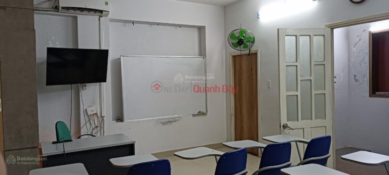 Thay đổi chỗ ở cần bán căn nhà 3,5 tầng .