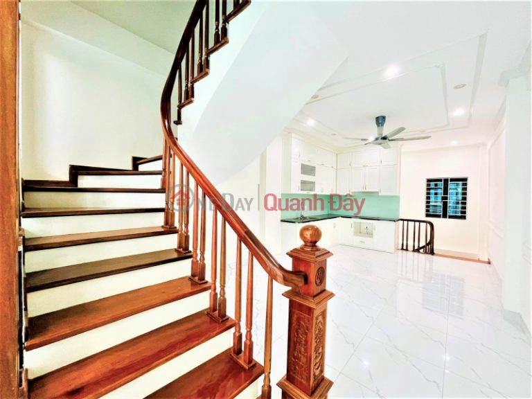 Đắc địa Hà Đông! Bán Nhà đẹp Lê Hồng Phong ÔTÔ - K.Doanh chỉ 5.8 tỷ!