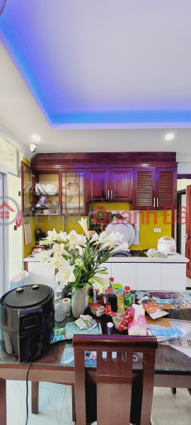 Bán CC Bình vượng 97m2-3 ngủ-full đồ-Hơn 3 tỷ.