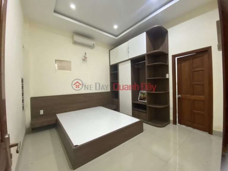Nhà mặt tiền 4 tầng TRƯNG NỮ VƯƠNG cho thuê