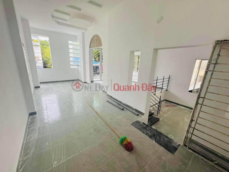 2-storey house for rent, frontage on Nguyen Thi Minh Khai street, Hai Chau, 6.3m