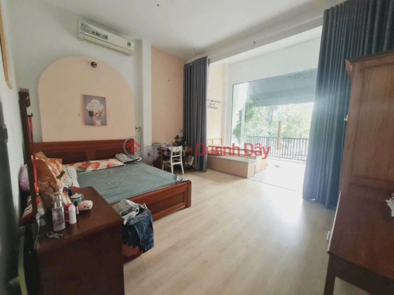 Cho thuê nhà 3 tầng mặt tiền : Nguyễn Hữu Dật , gần Tiểu La