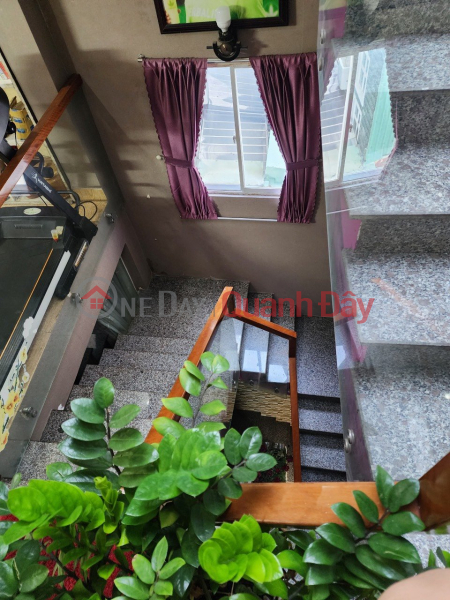 Cho thuê nhà 4 tầng mặt tiền NGUYỄN HOÀNG đoạn Bàu Hạc