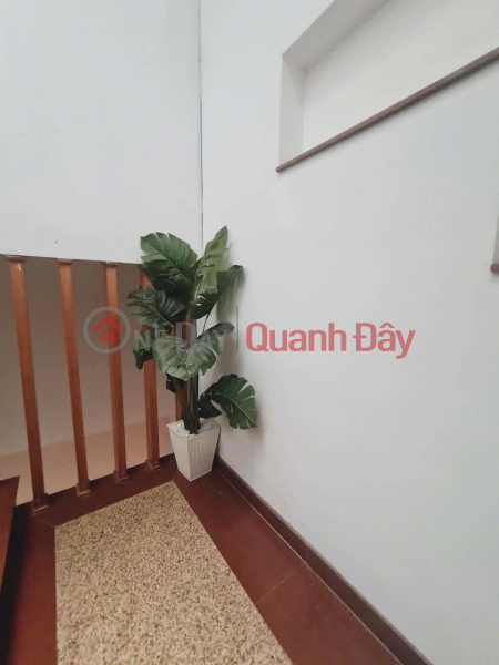 Cho thuê nhà 3 tầng mặt tiền : Nguyễn Hữu Dật , gần Tiểu La
