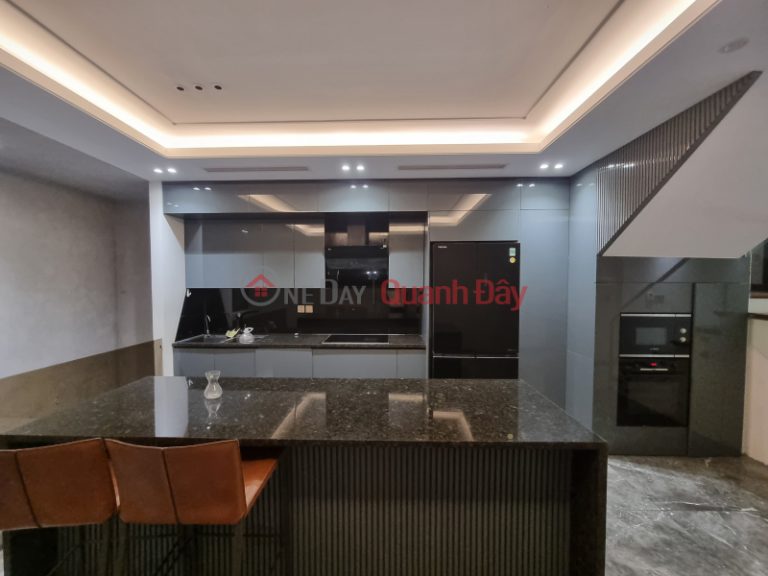 Bán nhà liền kề mặt phố Nguyễn Văn Lộc vừa ở vừa kinh doanh đỉnh, 68m2, nội thất xịn