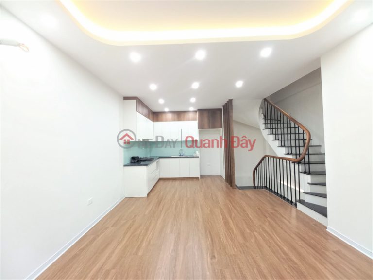 SUPER LUXURY! House for sale in Le Hong Phong, Ha Dong, 30m2 CORNER LOT, CAR Only 3 billion.