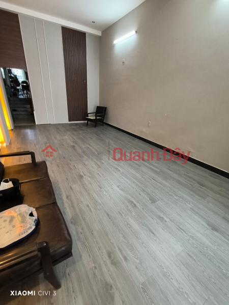 Cho thuê Nhà 3 Tầng 30/4 ,Hải Châu Phòng khách trống suốt , thích hợp văn phòng , nail