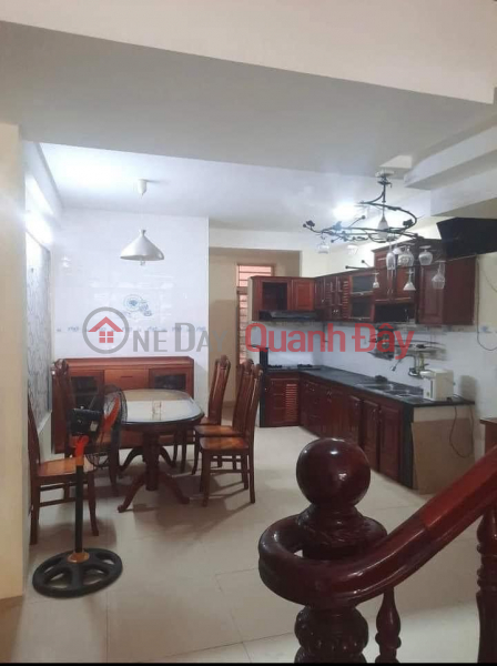 Cho thuê nhà 3 tầng mặt tiền : Tân Lập , Hải Châu