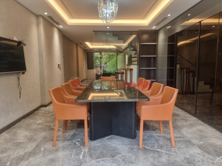 Bán nhà liền kề mặt phố Nguyễn Văn Lộc vừa ở vừa kinh doanh đỉnh, 68m2, nội thất xịn