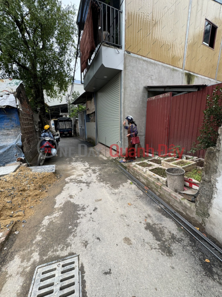 Chính chủ bán 50m3 tổ 9 Đồng Mai
oto đỗ cửa
Gần CA phường 
Giá chỉ hơn 2 tỷ xíu (bao sổ)
Vài trăm mét đầy đủ